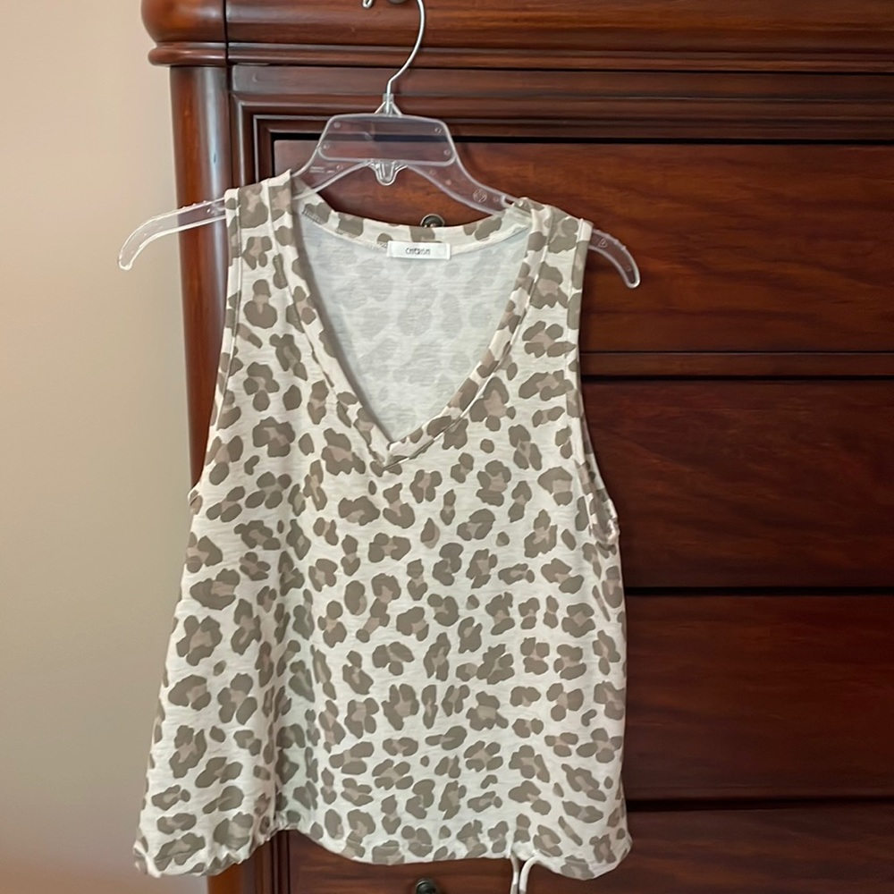 Cute leopard tank